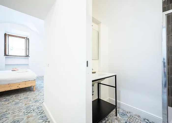 Aeterna Rhome - Domus Piramide Rome