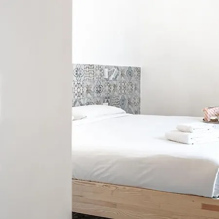 Aeterna Rhome - Domus Piramide