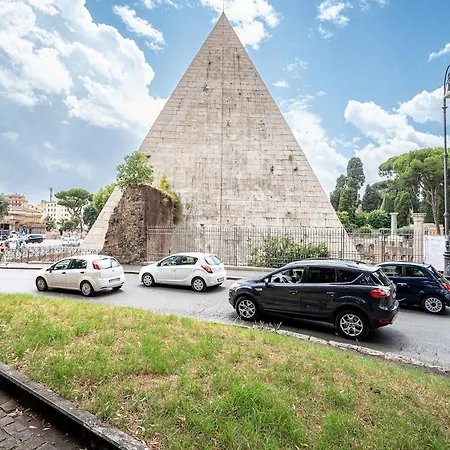 Apartment Aeterna Rhome - Domus Piramide *